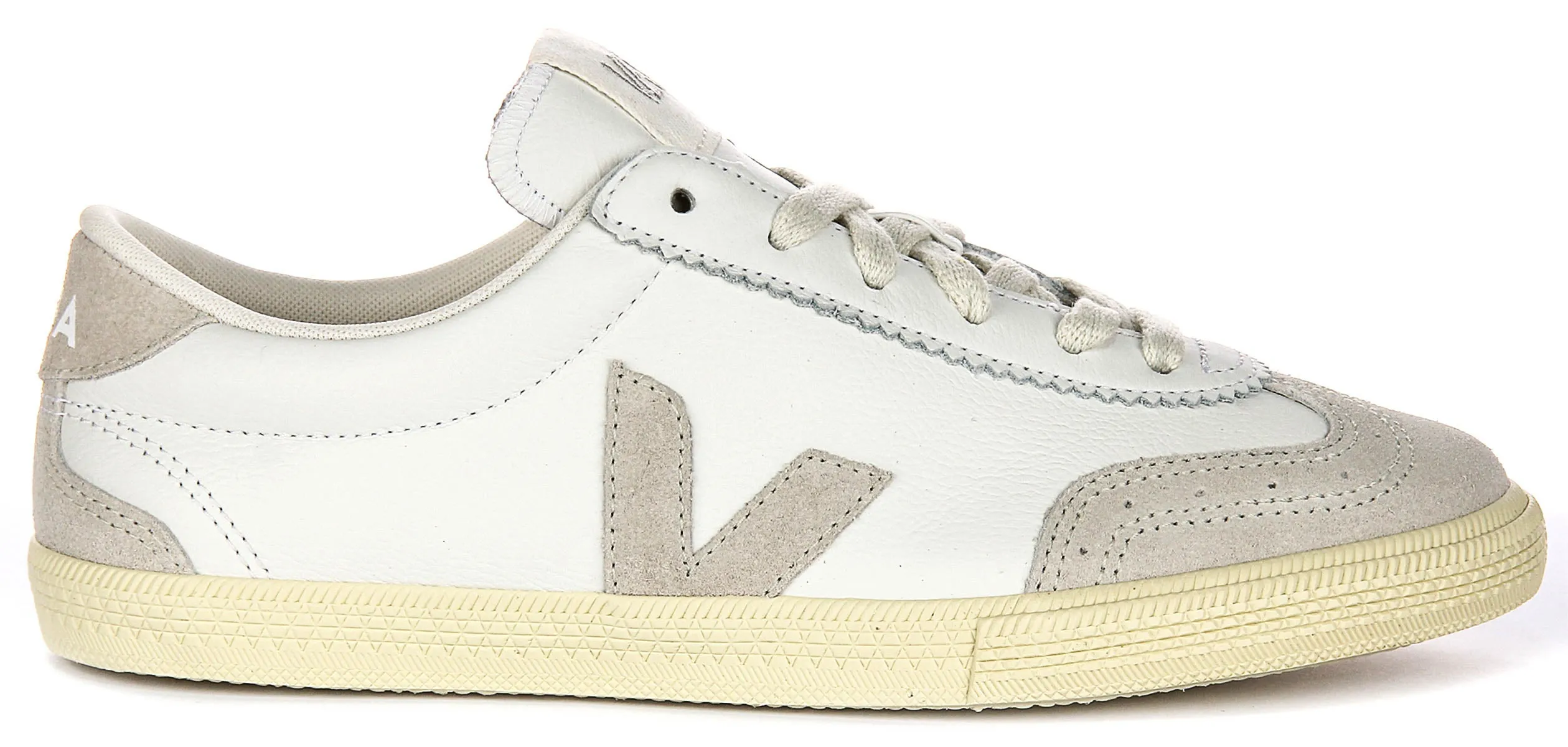 Veja Volley O. T. In Natural For Men